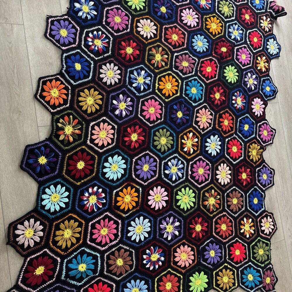 Vintage Hexadaisy Granny Square Afghan Handmade Crochet Retro hex daisy 70s